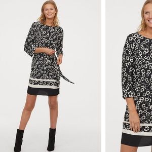 Long sleeve dress with flower pattern